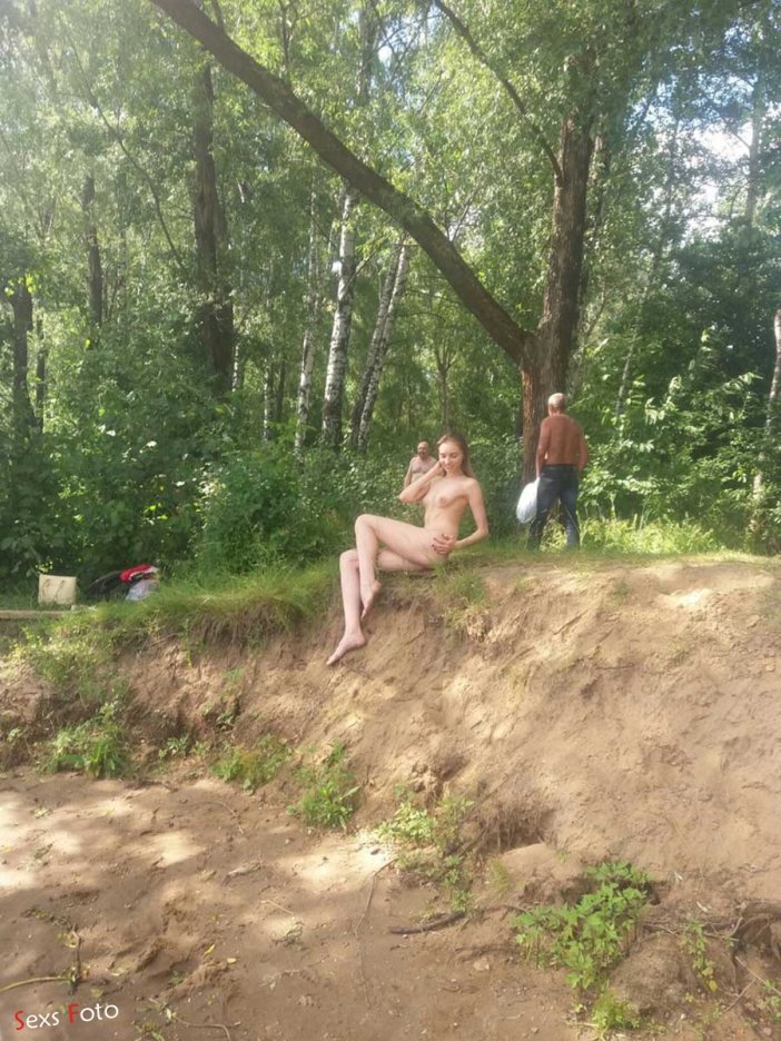 Голышом в Серебряном Бору