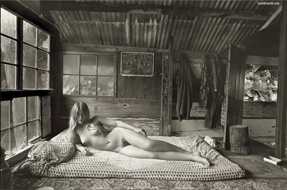 Ретро голых женщин на природе
