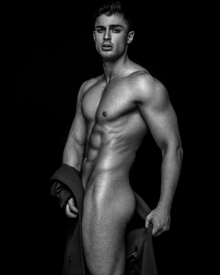 Kris Evans бодибилдер голый