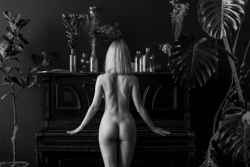 Ева Элфи фотосессия nude