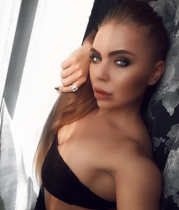 Карина кросс горячие