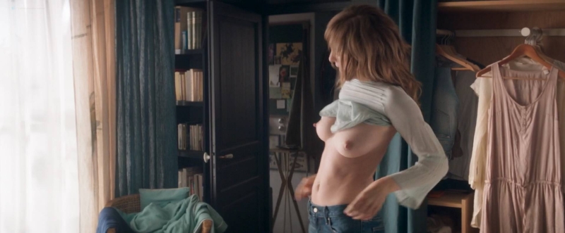 Louisa Lanewood рядом с машиной ххх