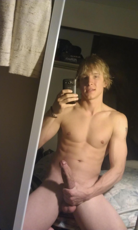 Nude dudes boys селфи сверху вниз