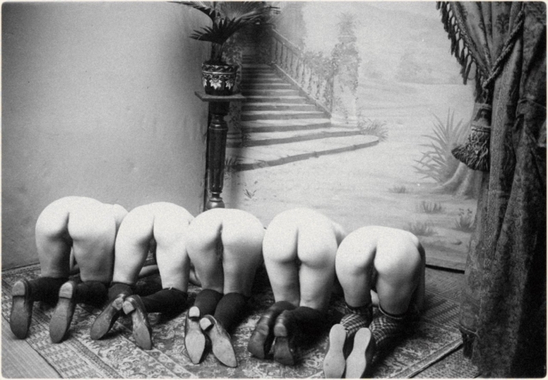 Фотографии порнографического характера