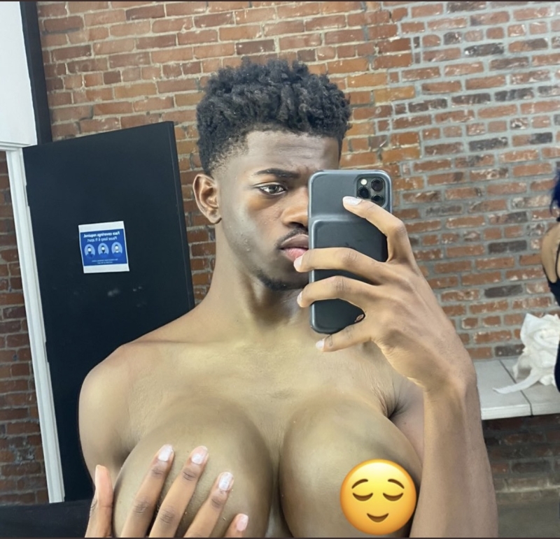 Lil nas x увеличил себе грудь