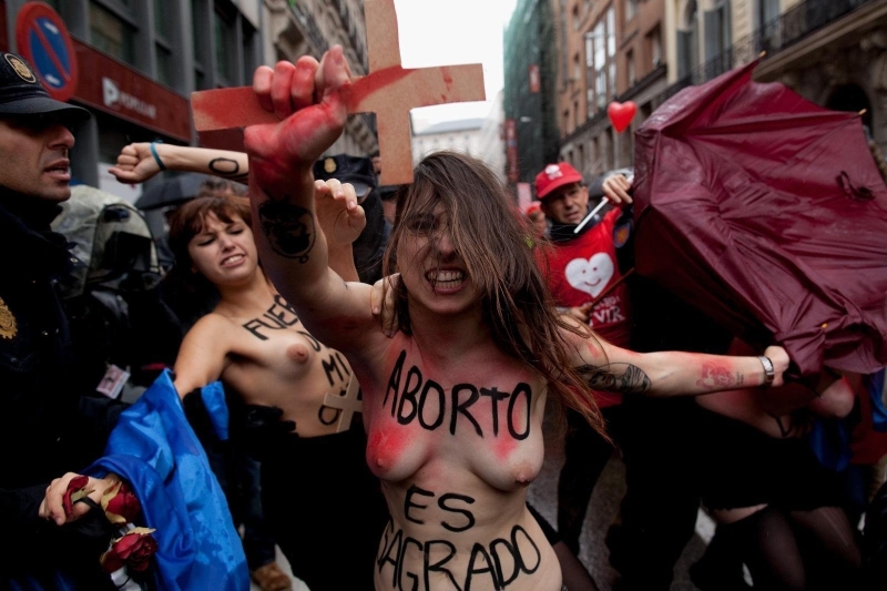 Украинские активистки Femen
