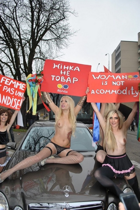 Украинские голые активистки