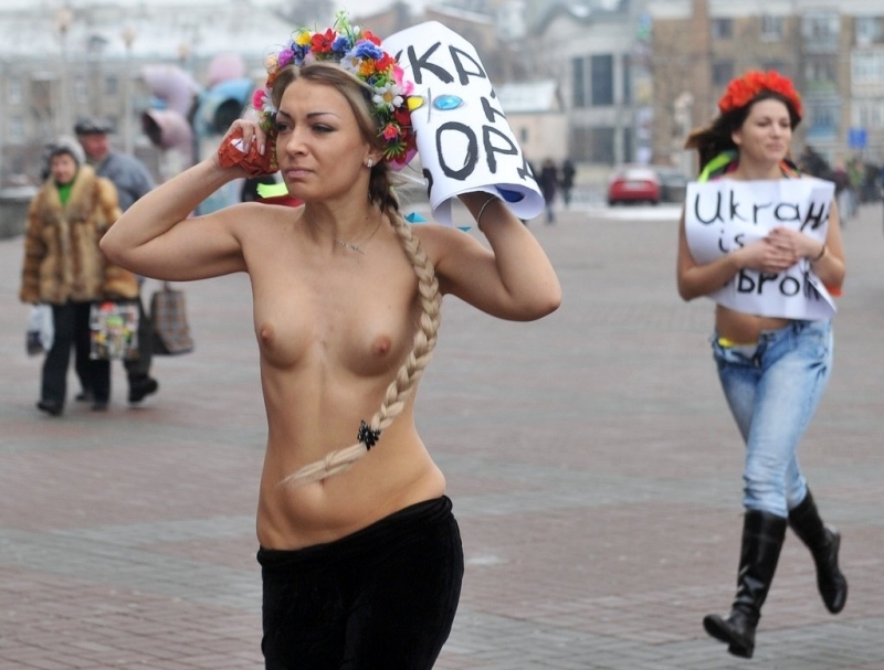Украинки топлесс